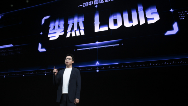 一加 Ace 6 至尊版正式发布：为射击游戏而生的双形态新装备