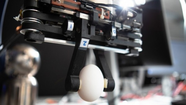 纽约州立大学科学家开发全新柔性减震机器人抓手