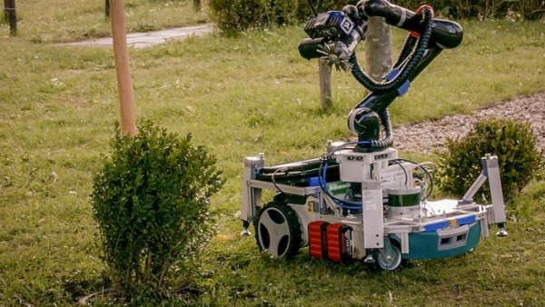 科学家打造Trimbot园艺机器人：可修剪玫瑰和灌木丛