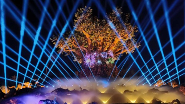 科视投影赋予 “生命之树”光影秀和 4D 影院超群视效