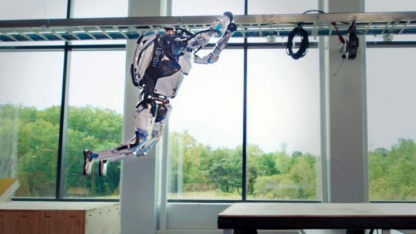 波士顿动力传授Atlas机器人跑酷技能